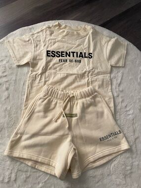 Fear of God ESSENTIALS Cream shorts & T shirt Set for kids
